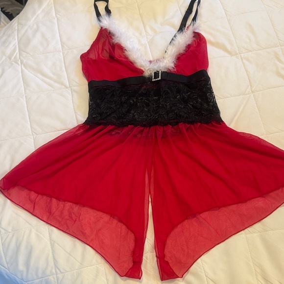 Cute and Sexy Santa crotchless lingerie - Picture 1 of 4